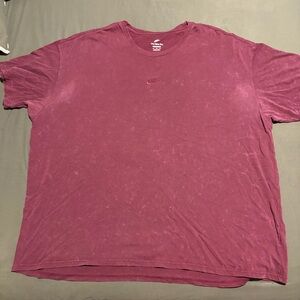 Nike Men's Burgundy Short Sleeve Tee